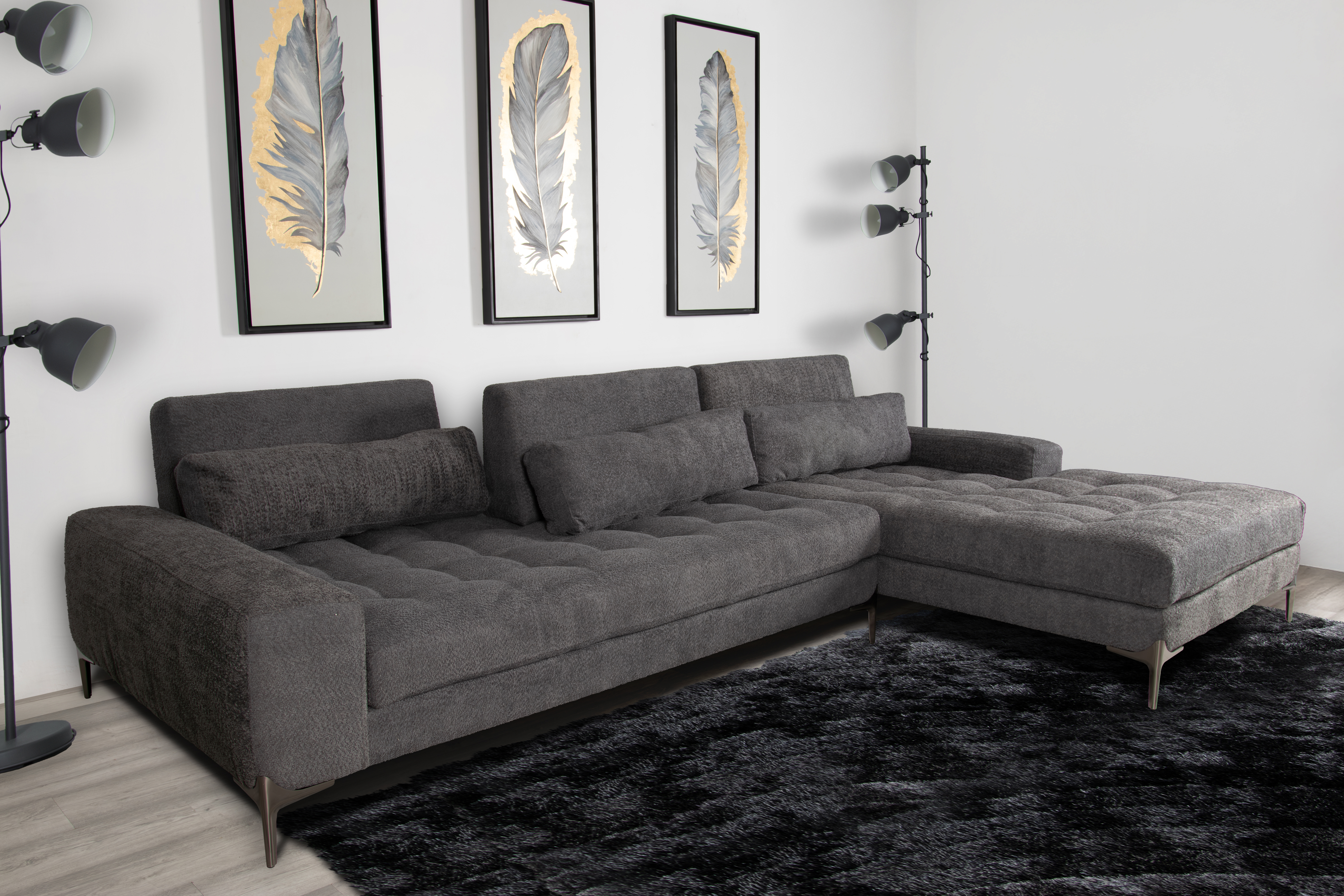 M & E MUEBLES 